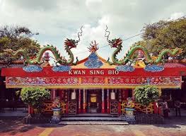 Klenteng Tri Dharma Kwan Sing Bio, Tuban.