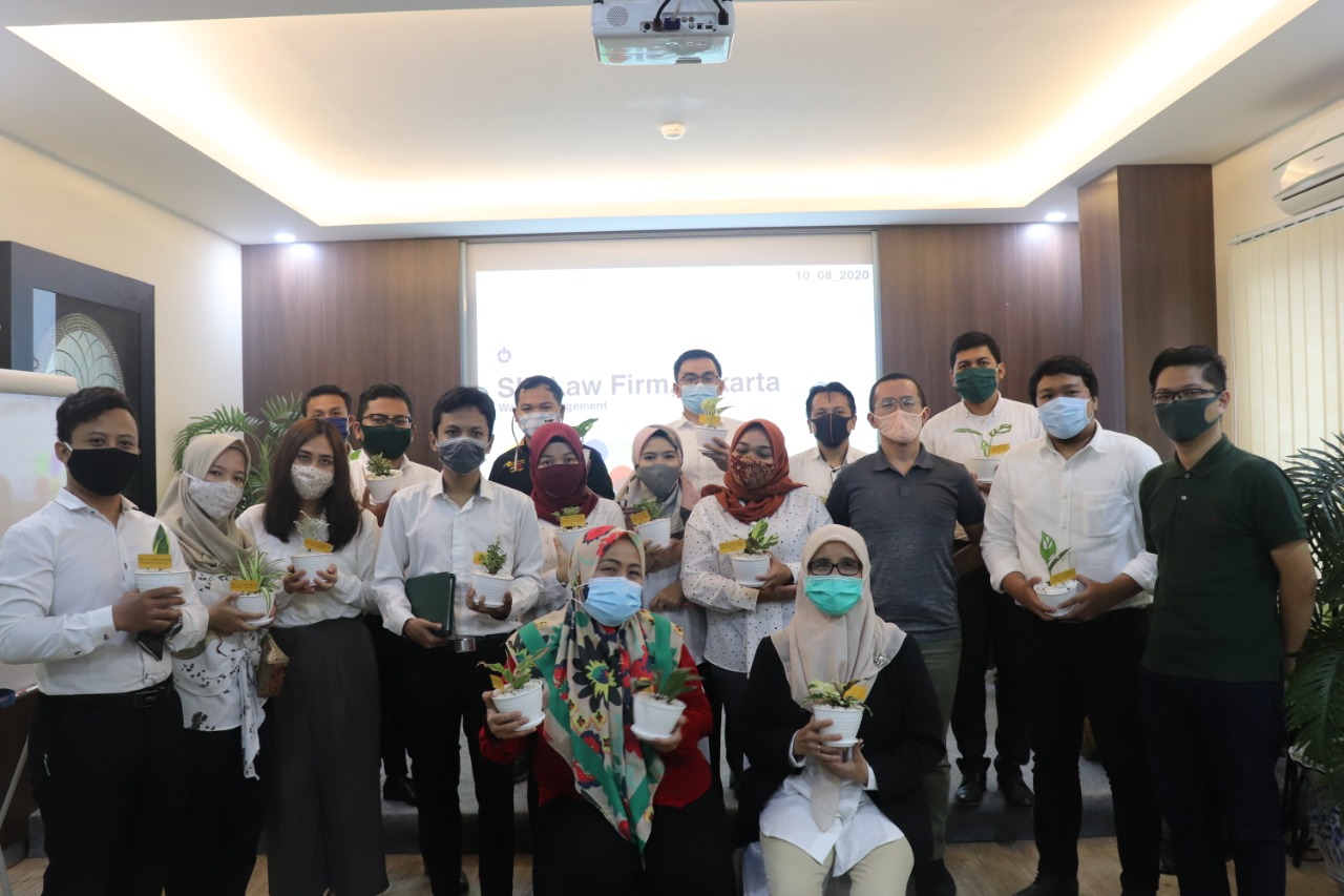 SIP Law Firm secara lugas menggagas dan mencetuskan program sustainability secara publik.