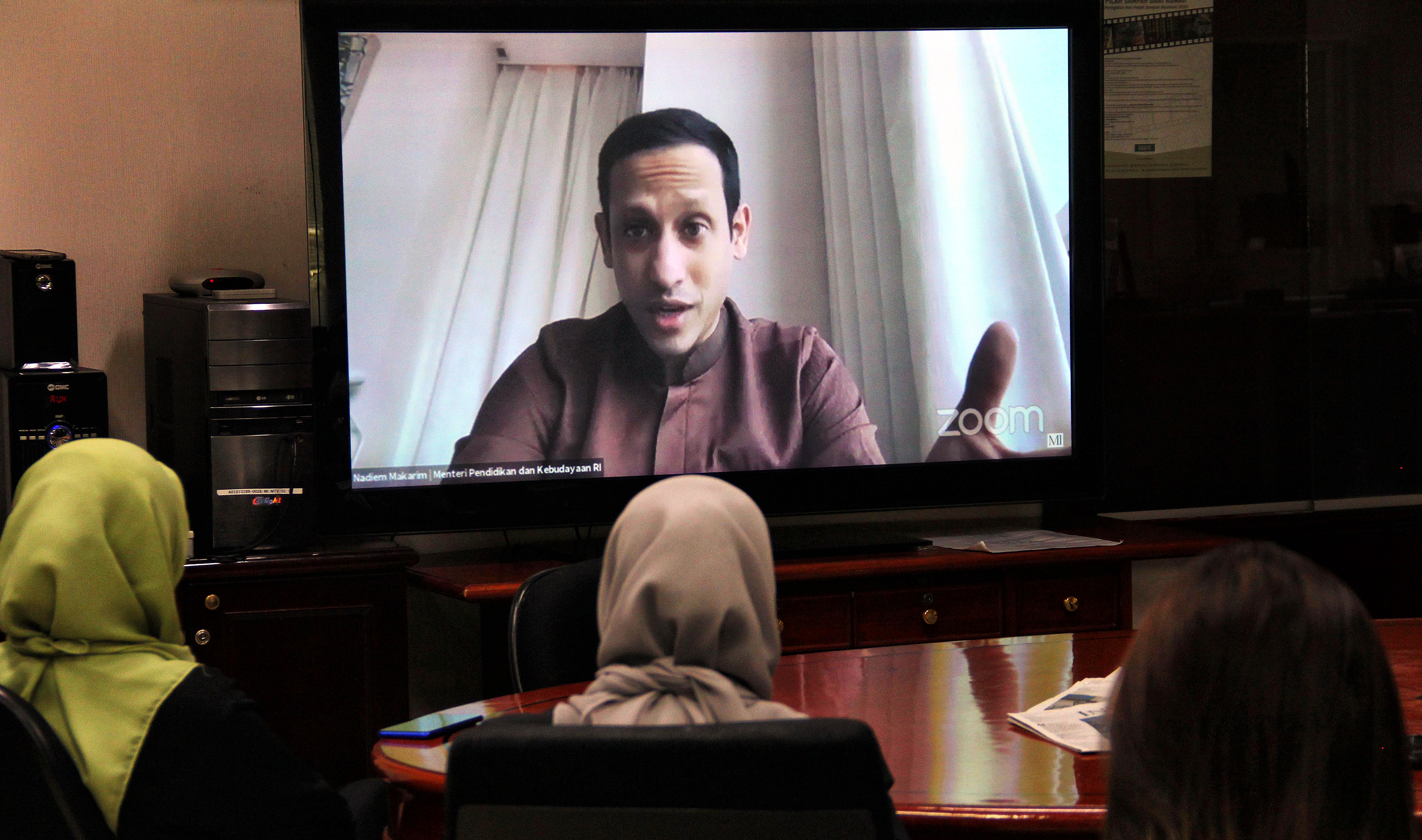 Menteri Pendidikan dan Kebudayaan RI Nadiem Anwar Makarim memberikan paparan dalam Live Streaming Kuliah Umum Media Indonesia.
