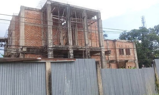 Pembangunan asrma mahasiswa Bintuni di Kota Sorong dari dana APBD diduga dikorupsi sebesar Rp20 miliar.