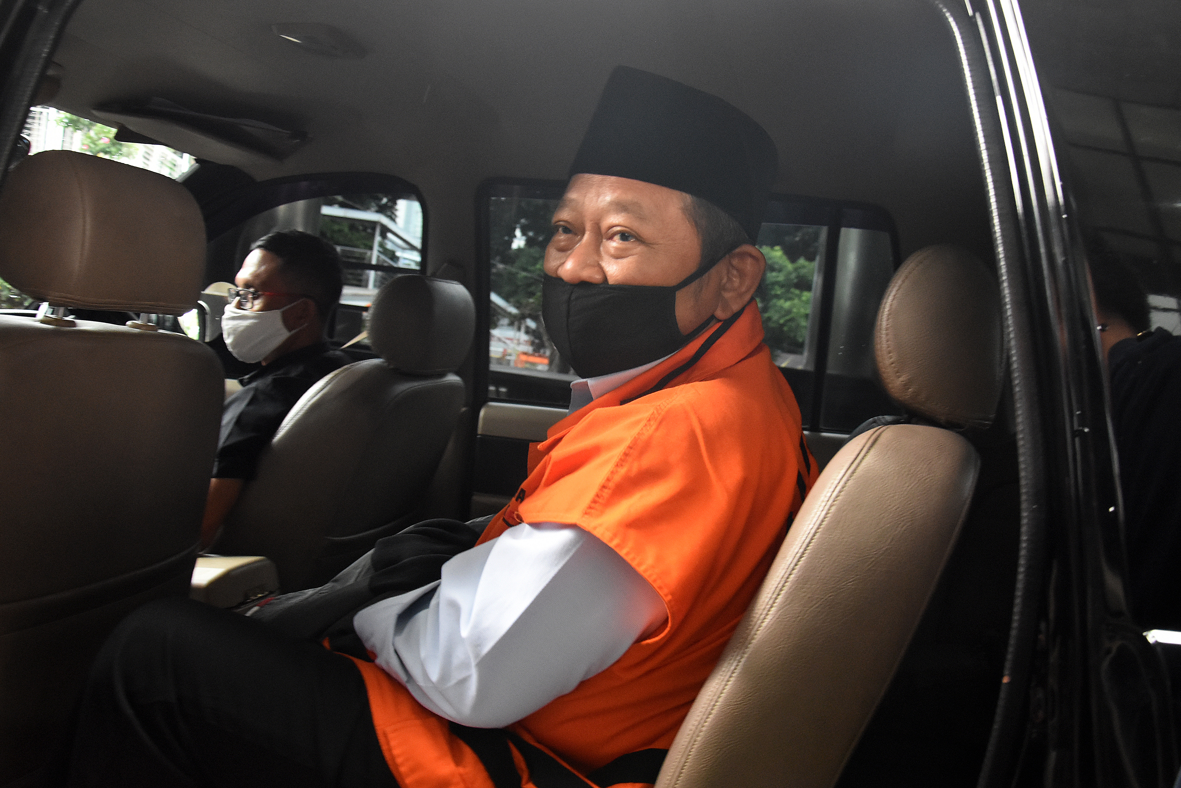 Bupati nonaktif Sidoarjo Saiful Ilah yang jadi tersangka penerima suap proyek di daerahnya