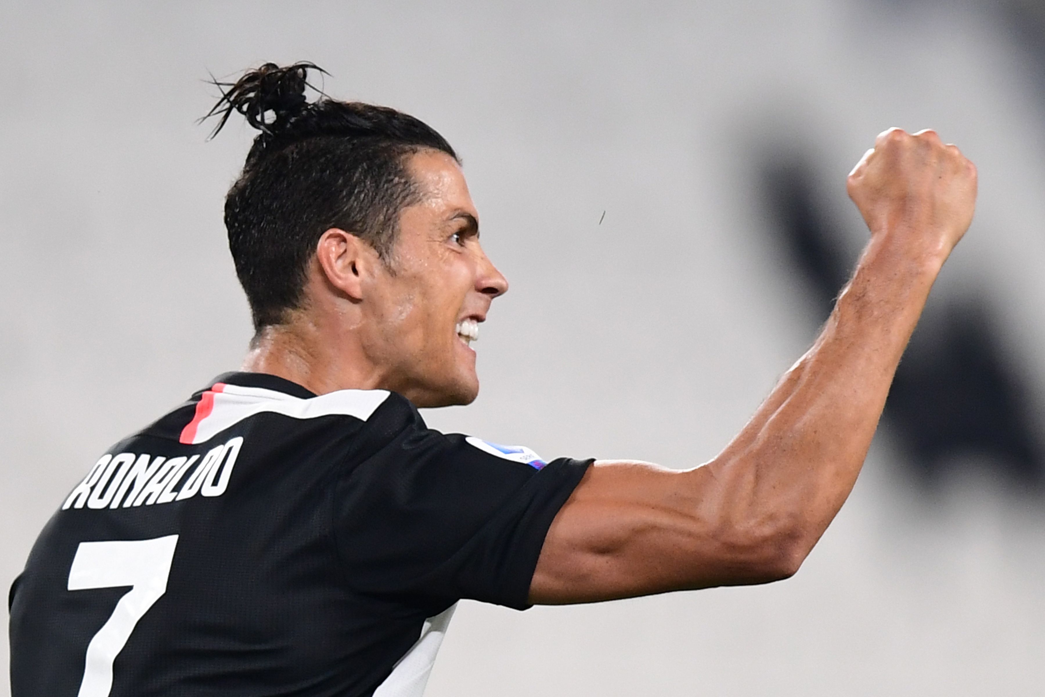 Ronaldo Nyaris Jadi Kalelawar Mestalla