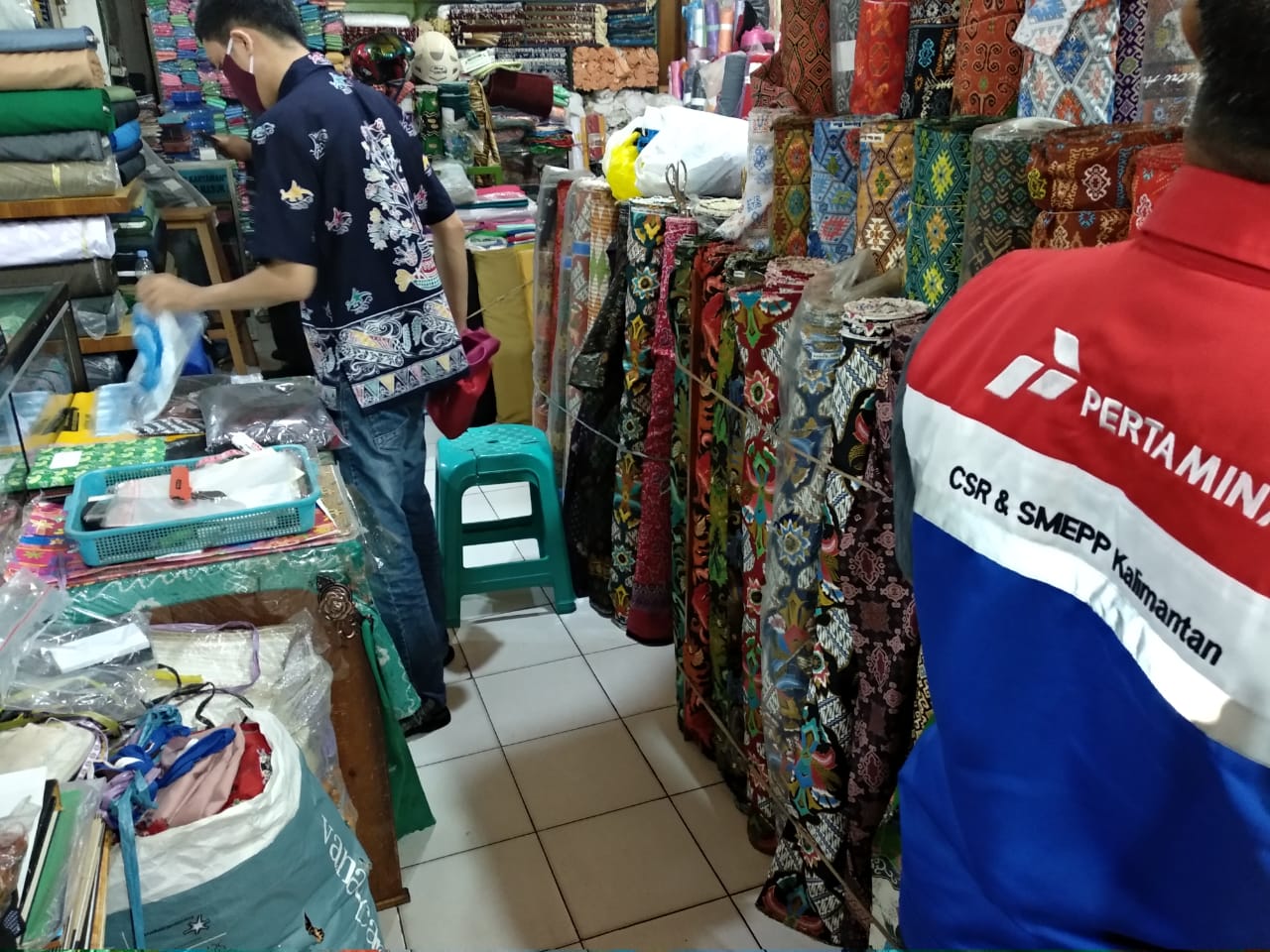 PT Pertamina mengangarkan bantuan sebesar Rp12 miliar bagi pelaku UMKM di Kalimantan.