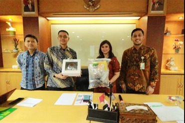 42 Pusat Layanan Kecelakaan Kerja (PLKK) Dapat Bantuan APD