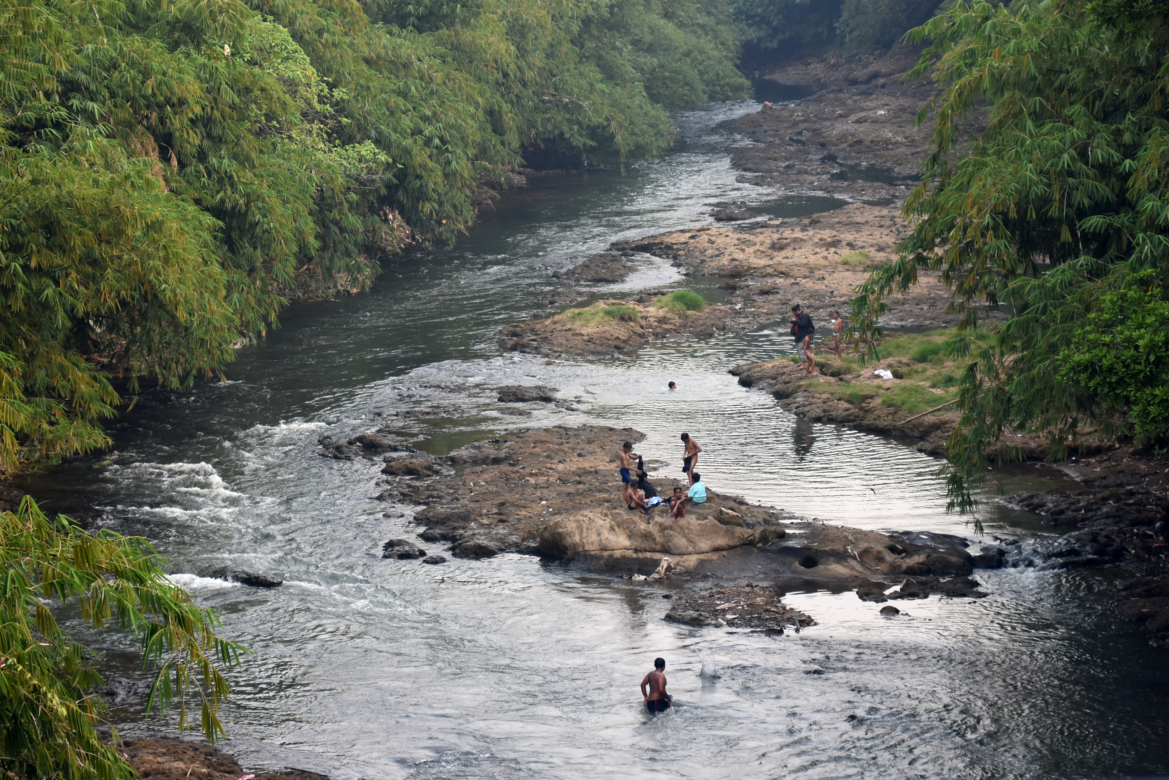 Ilustrasi Sungai Ciliwung di kawasan Depok, Jawa Barat.
