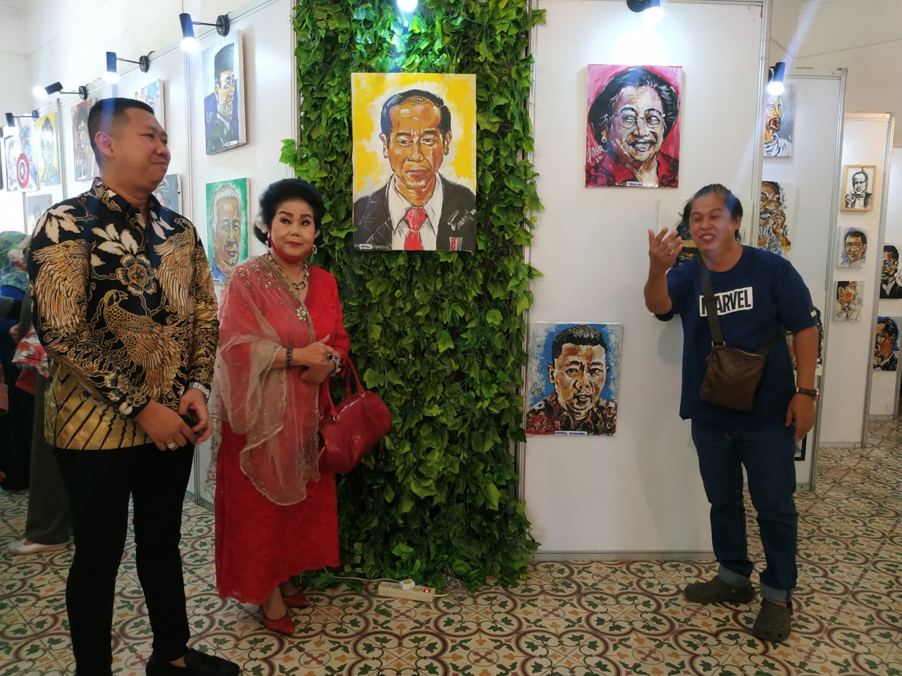 Pameran lukisan bertajuk 100 Tokoh Dalam Goresan Jedink Alexander di Pendopo Asdrafi, Kota Yogyakarta