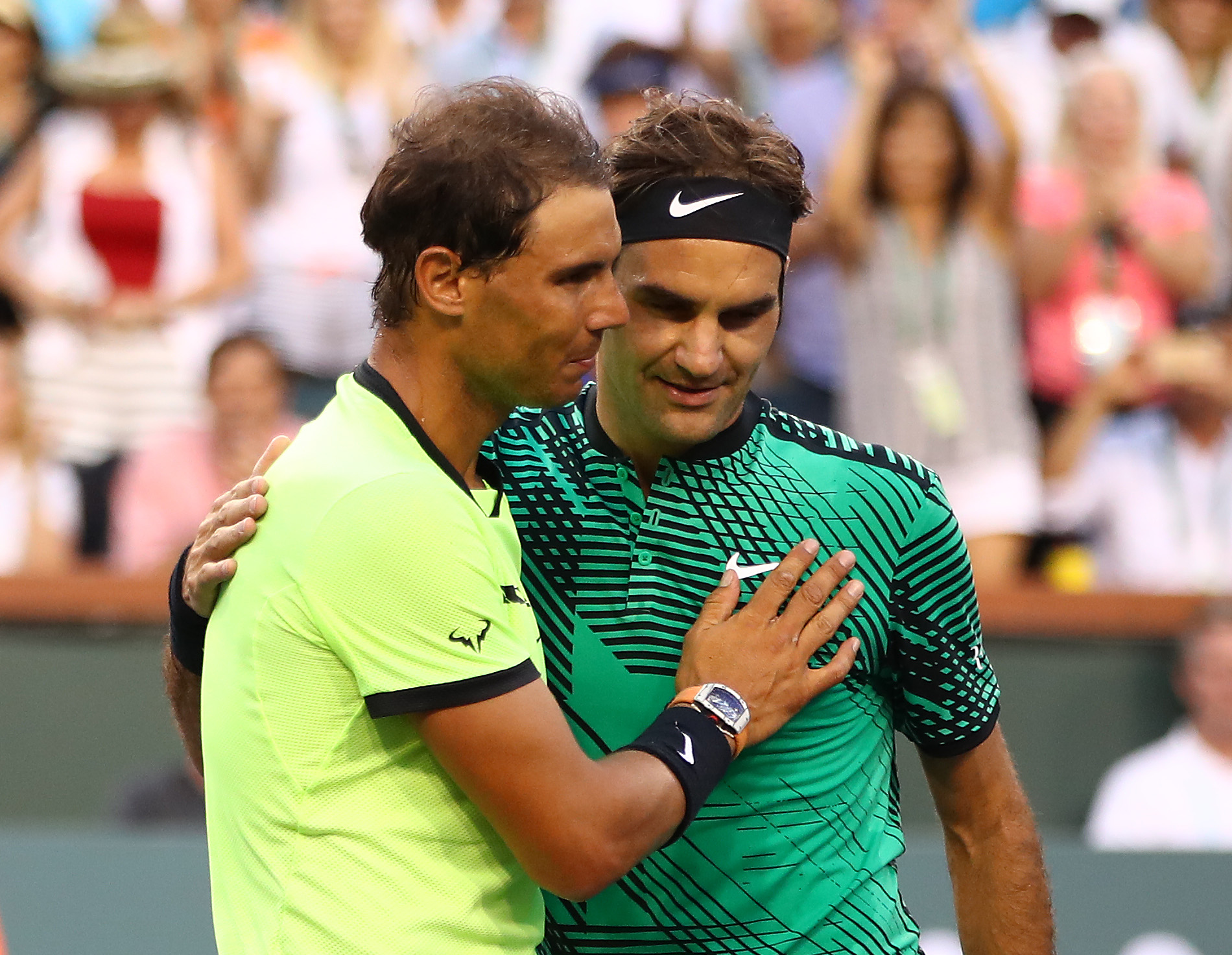 Rafael Nadal (kiri) dan Roger Federer