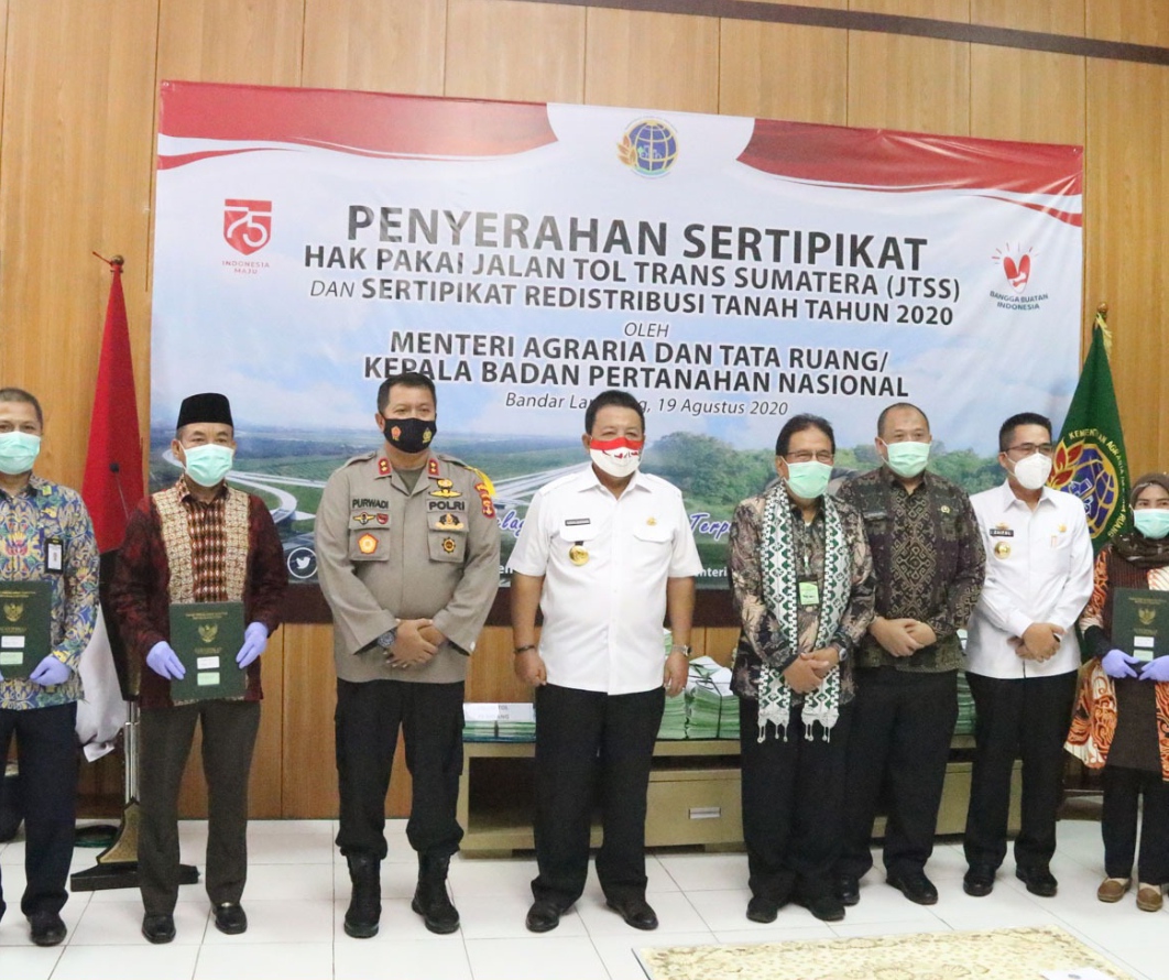 Penyerahan Sertifikat Hak Pakai dari Kementerian ATR/BPN