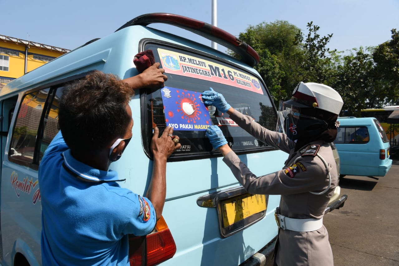 Korlantas Polri sosialisasikan Gerakan Pakai masker di terminal