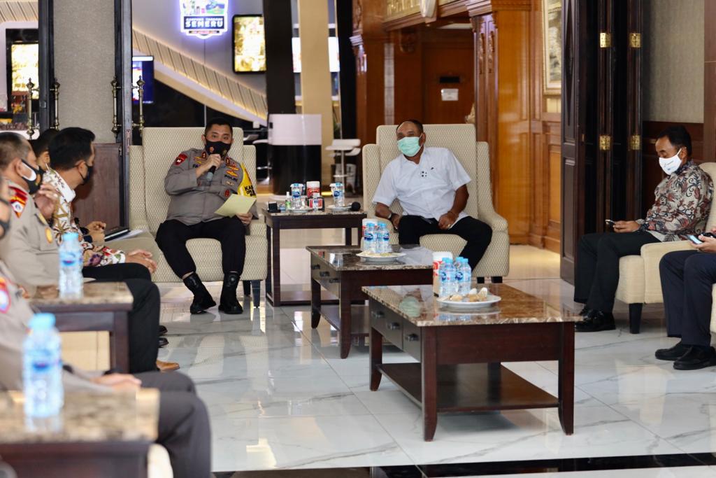 Kapolda Jatim Irjen M Fadil Imran audensi dengan Komisaris Pertamina Hulu Indonesia. 