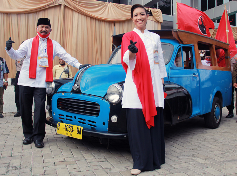 Rahayu Saraswati saat mendaftarkan diri di KPUD.