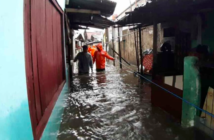  Suasana air yang menggenangi di Jati Padang, Jakarta Selatan. 