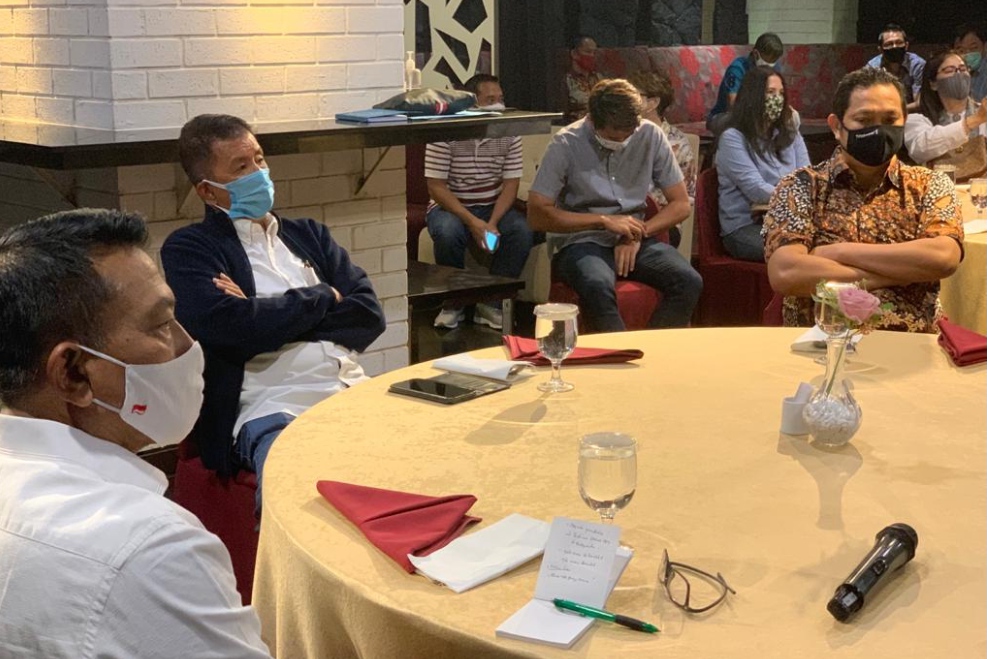 Belasan legenda bulu tangkis melakukan pertemuan dengan Kepala Staf Kepresidenan Moeldoko.