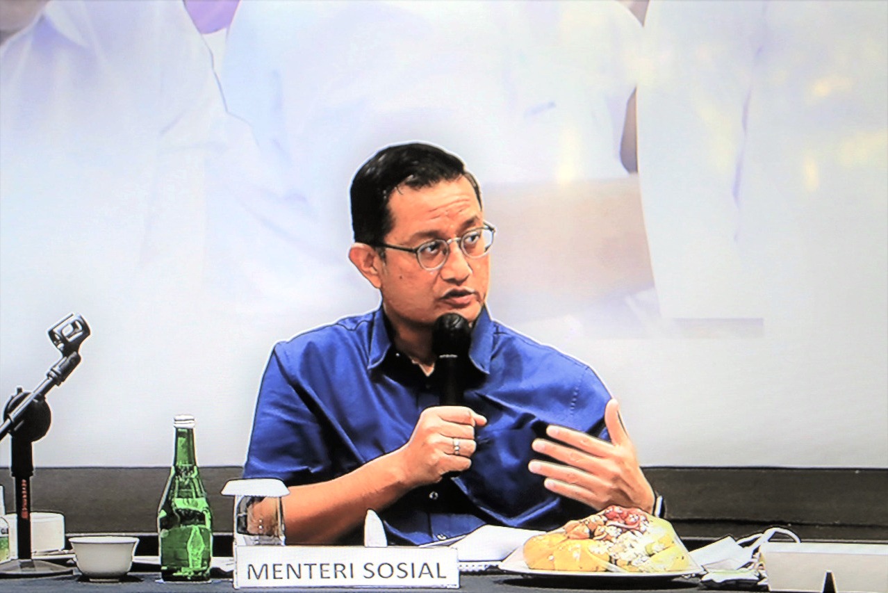 Mensos Juliari P Batubara.