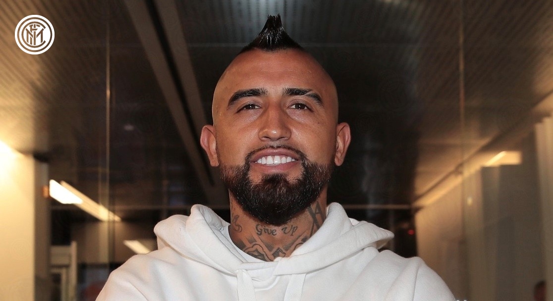 Arturo Vidal tiba di Bandara Linate, Milan.