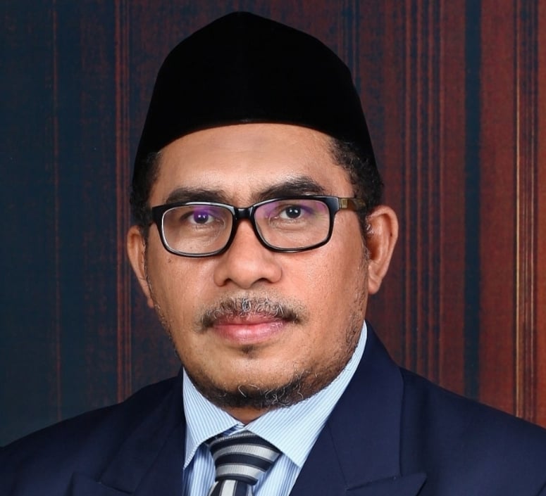 Anggota DPD asal Banten, Habib Ali Alwi, meminta proses lelang jabatan Sekjen DPD RI dihentikan karena melanggar UU dan tata tertib. 