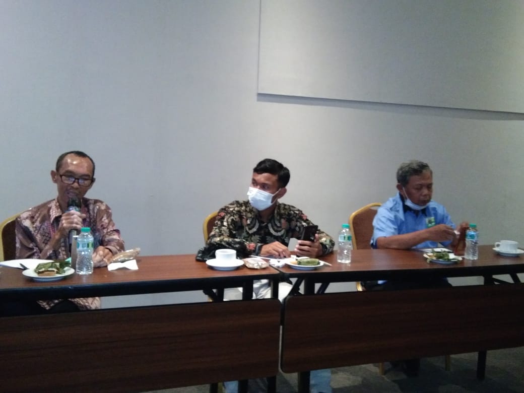 Pengurus APTI saat berdialog dengan Wakil Ketua MPR RI Lestarie Moerdijat secara daring. 