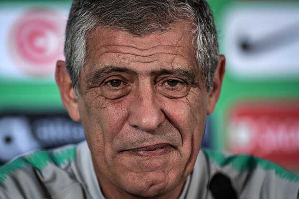 Pelatih Portugal Fernando Santos