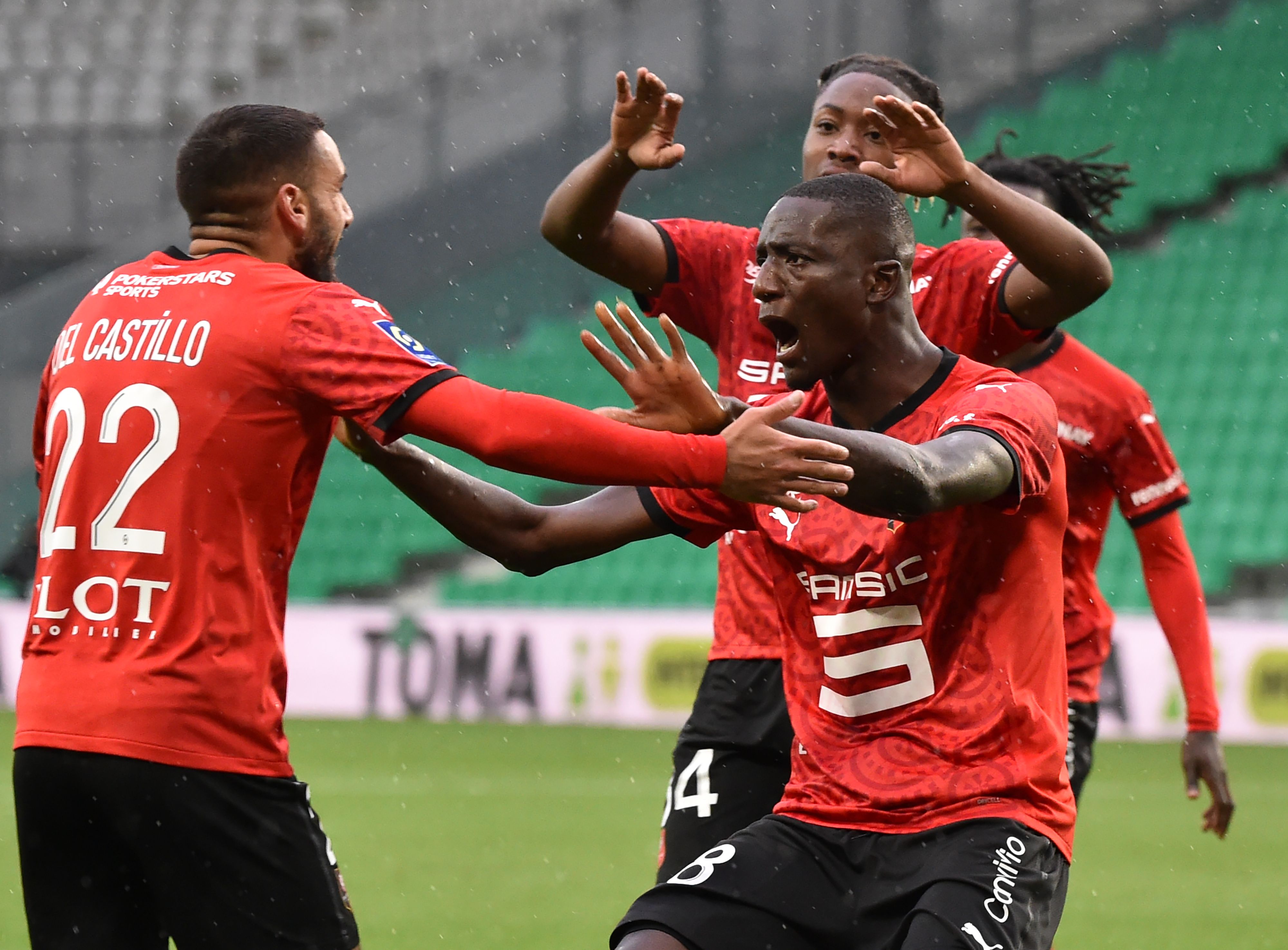 Rennes merayakan kemenangan  setelah mengalahkan Saint-Etienne 3-0 dalam laga yang berlangsung di Stade Geoffroy-Giunchard, Sabtu (26/9/2020