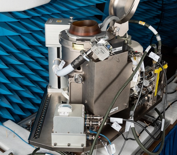 Toilet kompak terbaru dari NASA. 