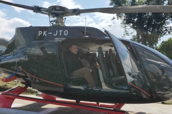 Ketua KPK Firli Bahuri menumpangi heli mewah