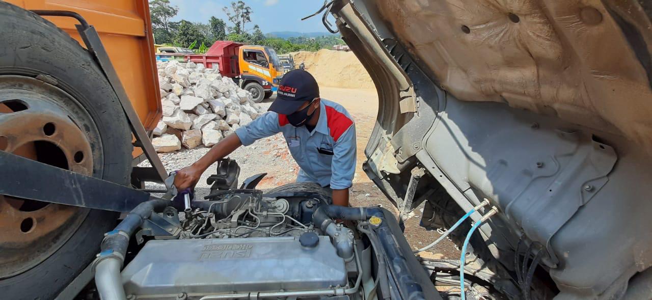 Astra Isuzu memberi diskon spesial kepada pelanggan setia.