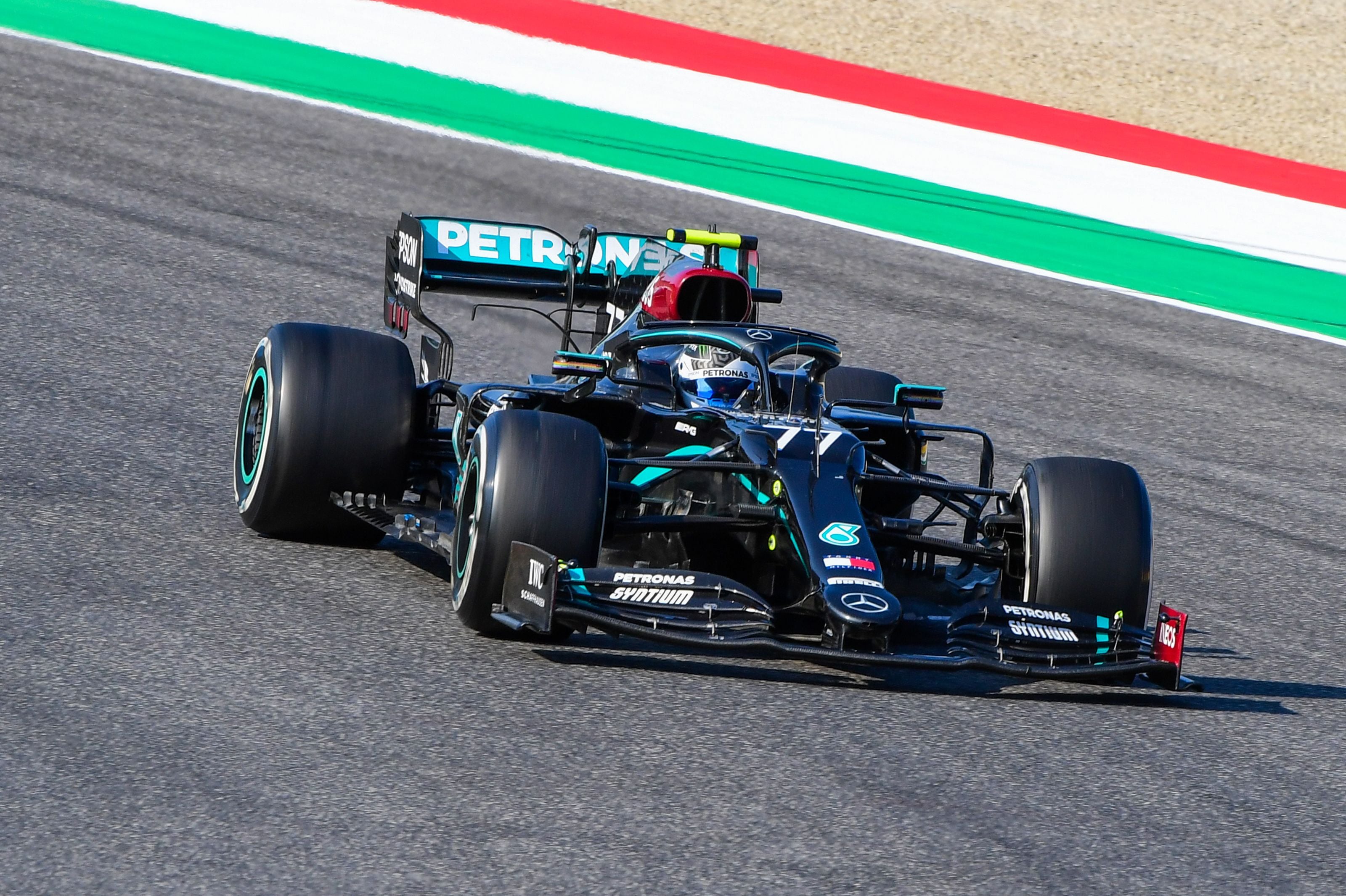 Pembalap Mercedes Valtteri Bottas