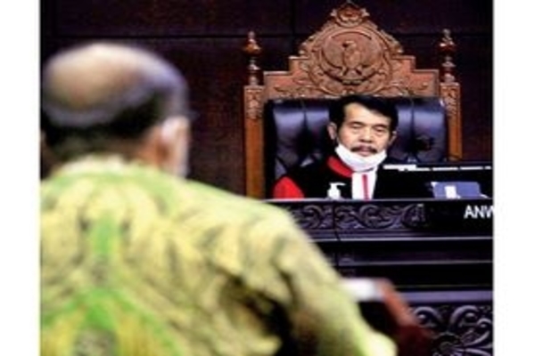 Ilustrasi -- Ketua Majelis Hakim Konstitusi Anwar Usman
