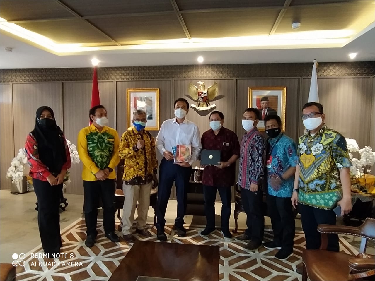 Azis Syamsuddin bersama tim Mappilu PWI.