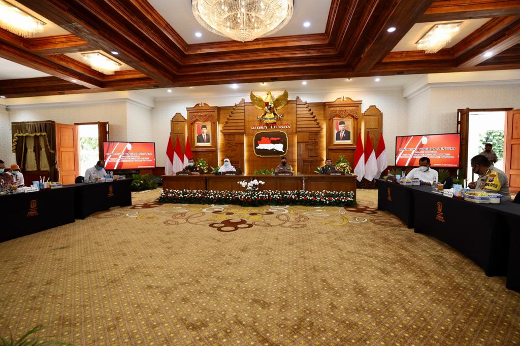 Forkopimda Jatim rapat dengan Kemenkopolhukam di Gedung Negara Grahadi Surabaya, Rabu sore (9/9).