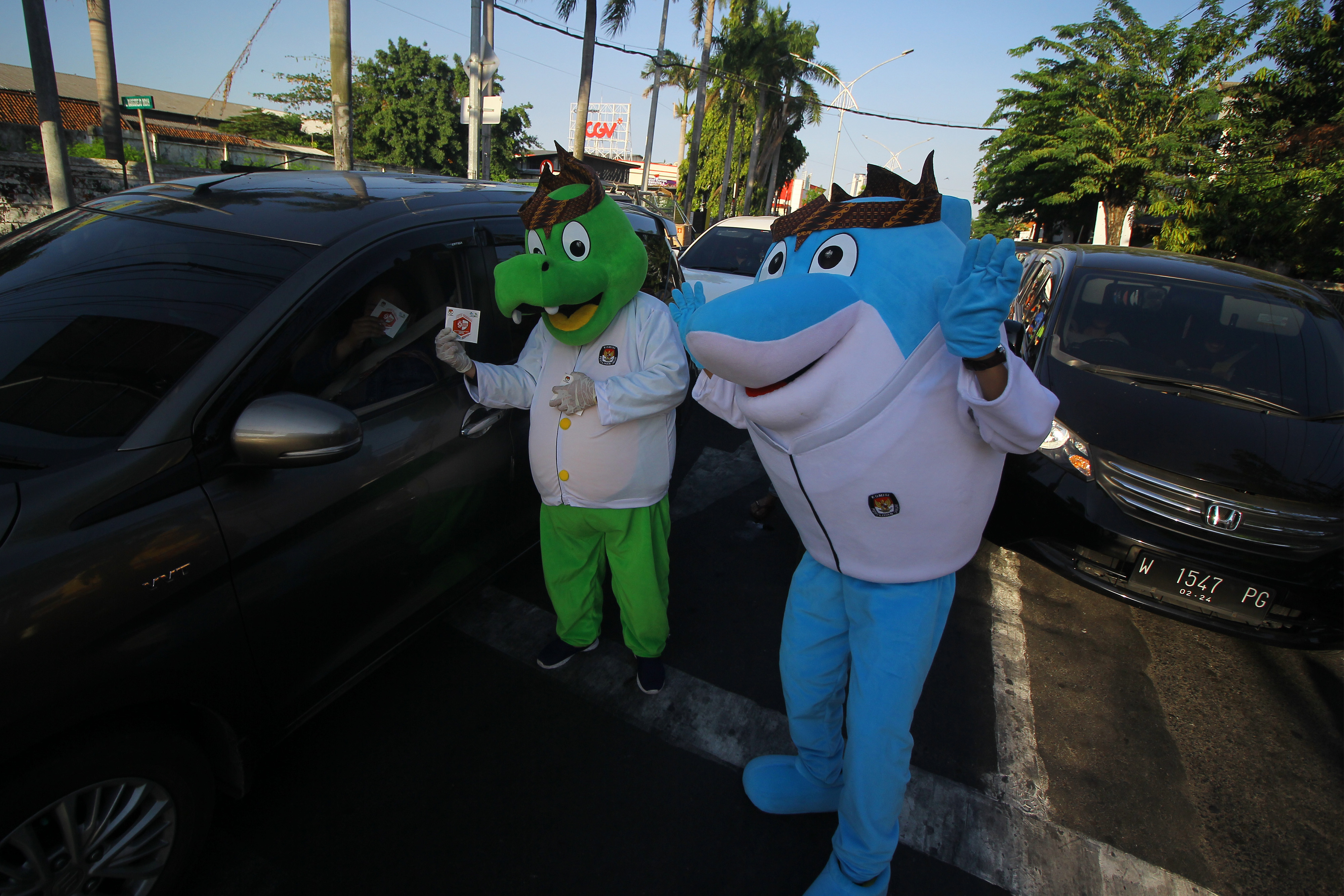  Maskot Pilkada Surabaya 2020 Siro (kanan) dan Siboy (kiri)