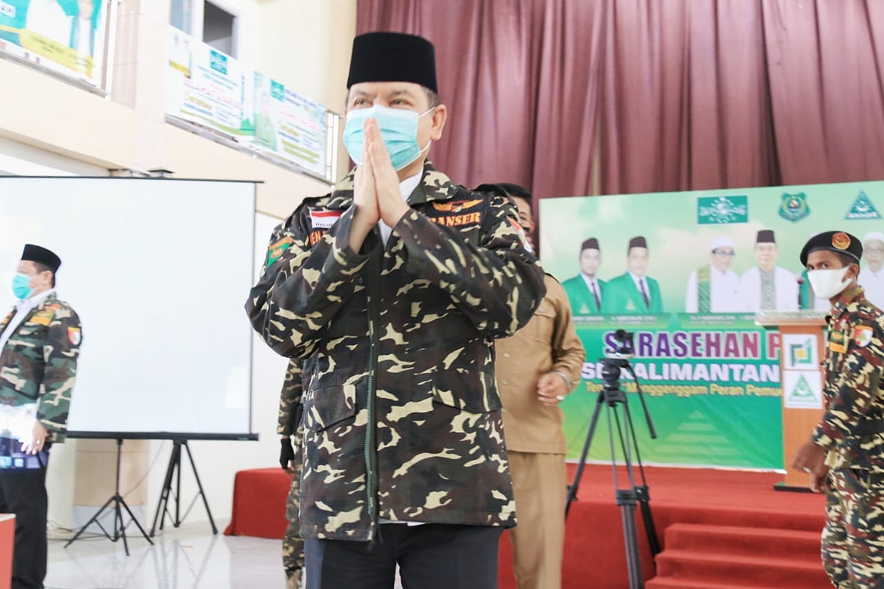 Tokoh masyarakat Kalimantan Tengah, Ben Brahim S Bahat dianugerahi sahabat Ansor Banser