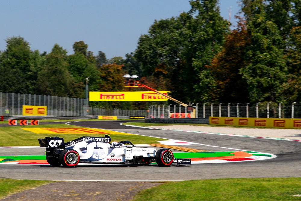 Pembalap tim Scuderia AlphaTauri Honda – Pierre Gasly berhasil meraih kemenangan perdana di Formula 1 dalam Grand Prix Italia.