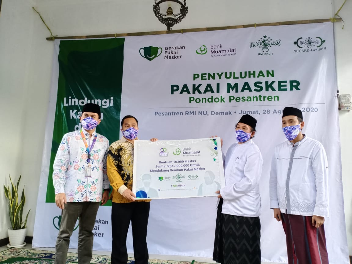 Sosialisasi  dan  edukasi  penggunaan  masker  di  Pondok  Pesantren Nahdatul  Ulama  (NU).