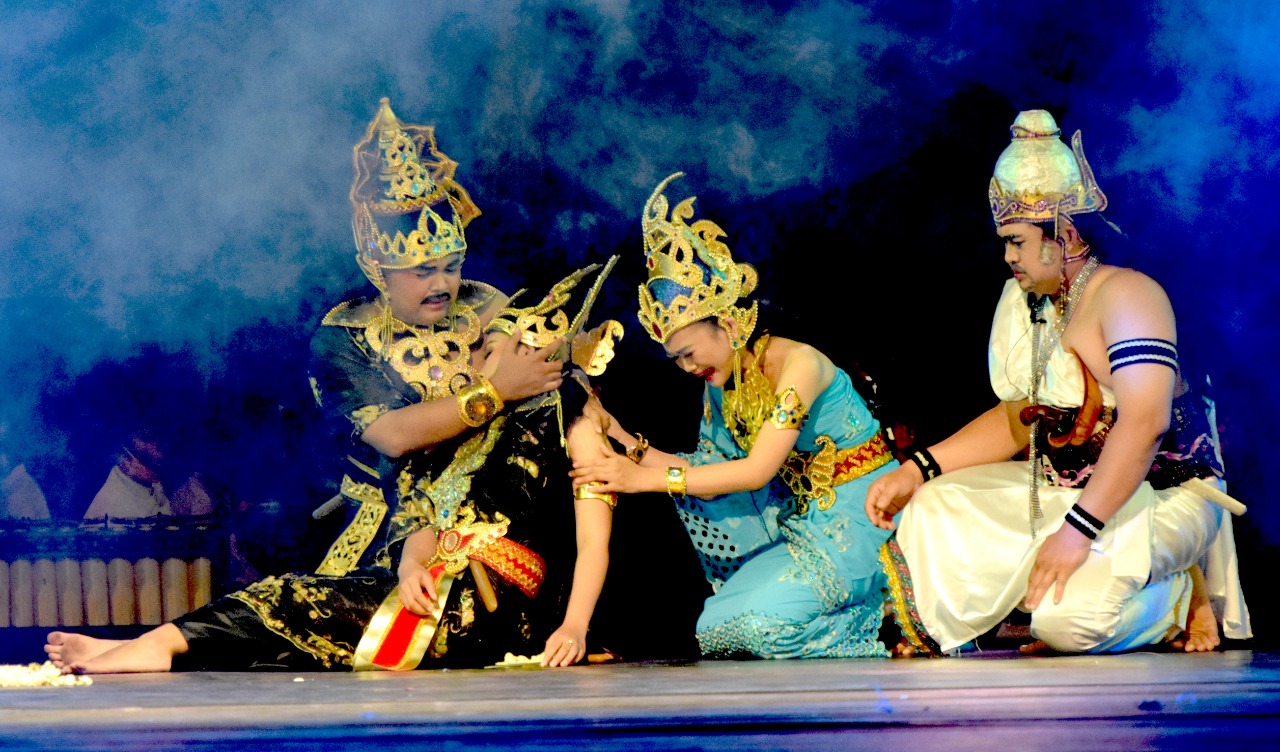 Seni ketoprak merupakan salah satu potensi seni budaya daerah yang dilestarikan dan dikembangkan di Klaten. 