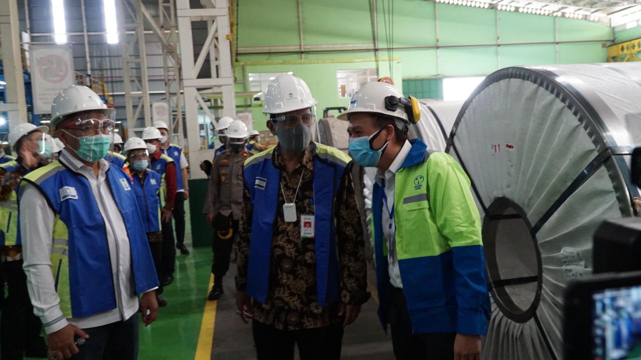 Peninjauan di industri baja yang saat ini terus diupayakan pertumbuhannya oleh pemerintah. 