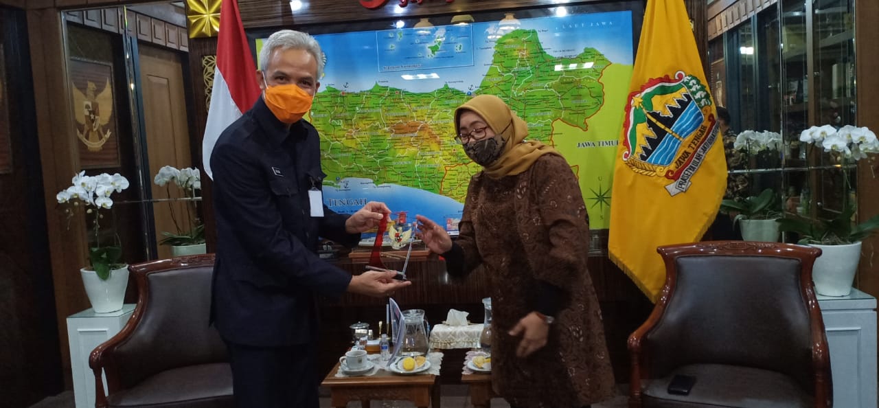 Plt Deputi Bidang Hukum, Advokasi, dan Pengawasan Regulasi BPIP, Ani Purwanti, bertemu Gubernur Jateng Ganjar Pranowo.