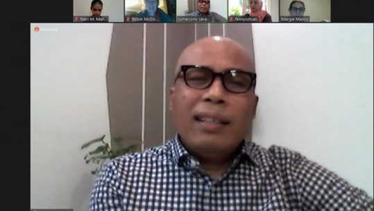  Sumarjono Saragih, Ketua Gapki (Gabungan Pengusaha Kelapa Sawit Indonesia) Bidang Ketenagakerjaan.