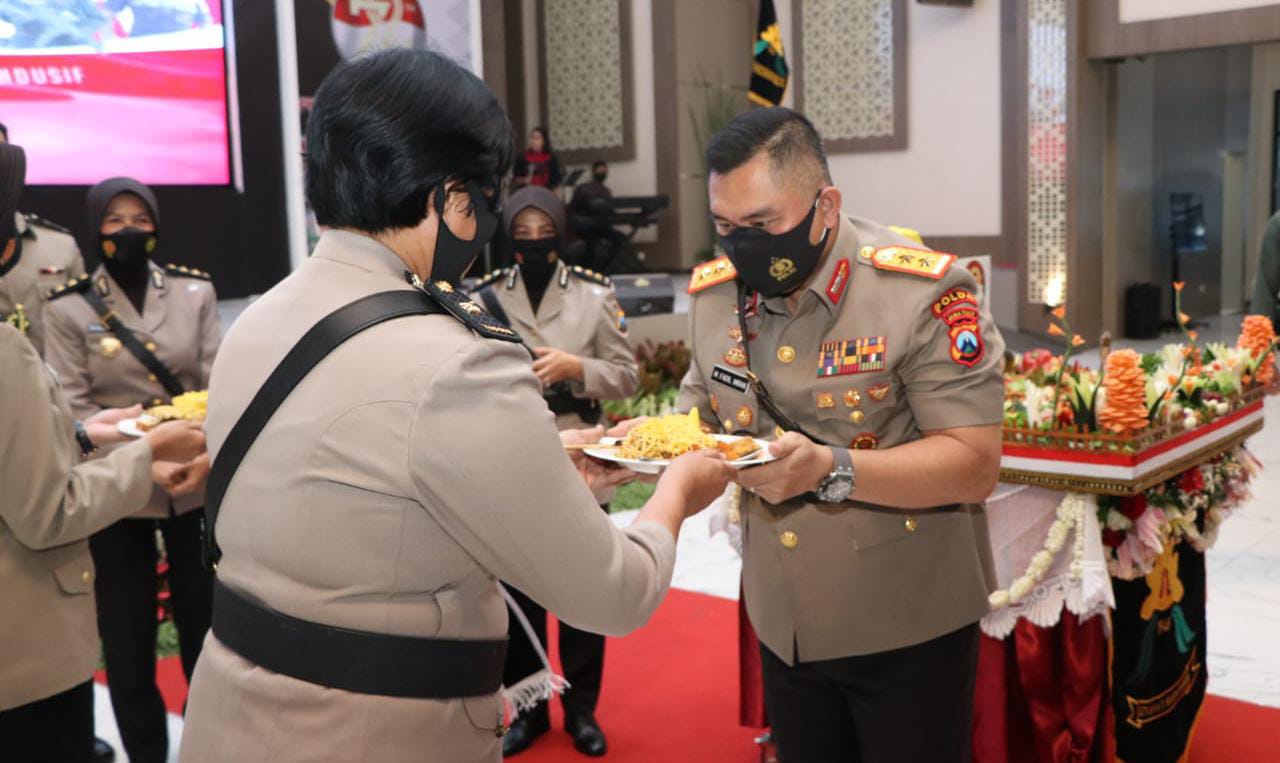 Peringatan HUT Polwan di Polda Jatim. 