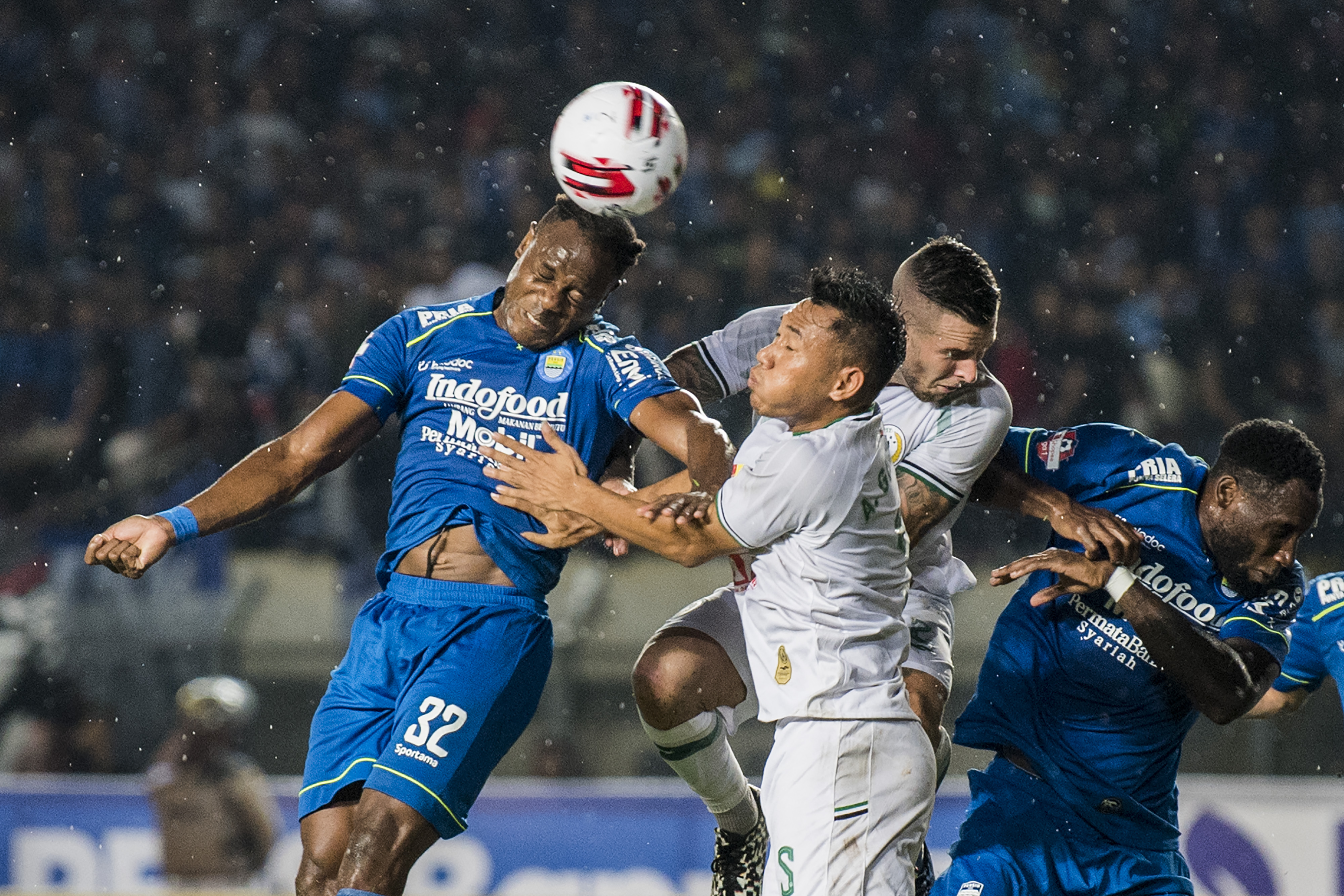 Laga Liga 1 antara Persib Bandung dan PSS Sleman