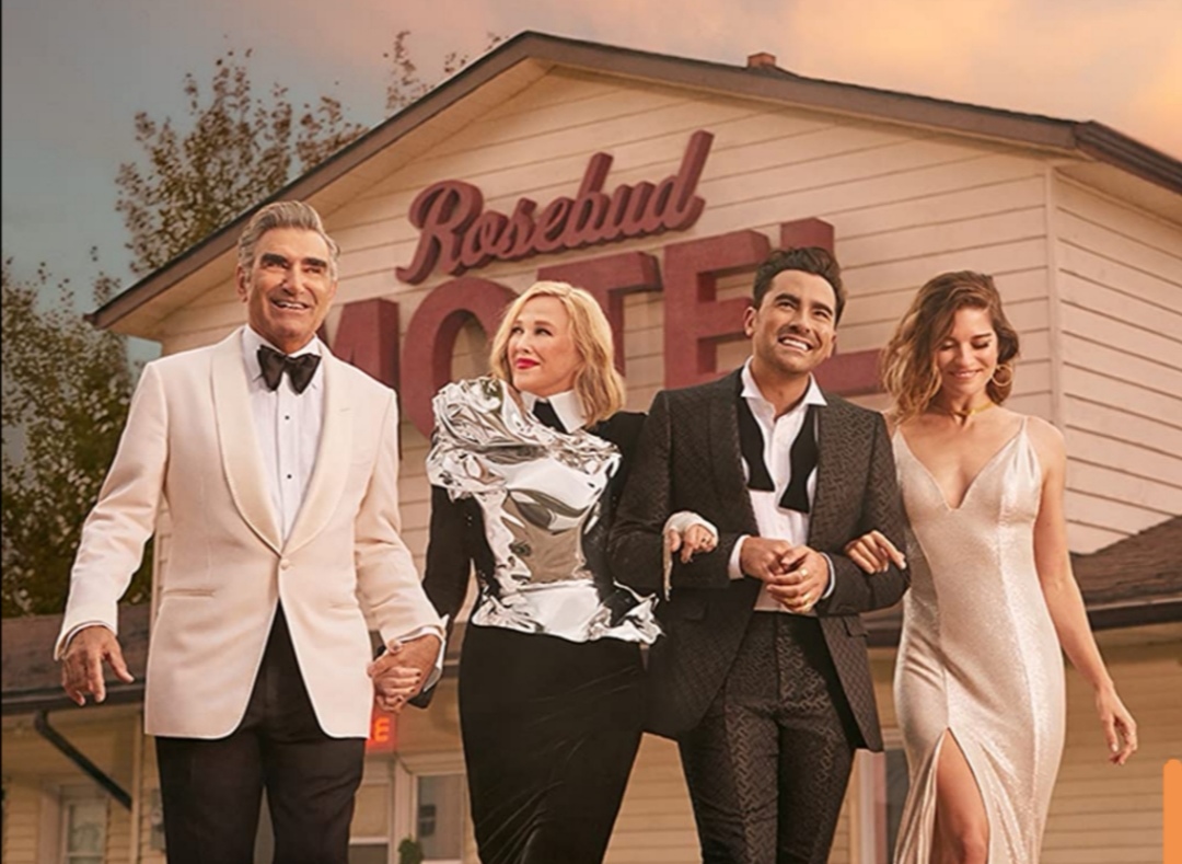 Serial Schitt’s Creek sapu bersih Emmy Awards tahun ini pada kategori komedi. 
