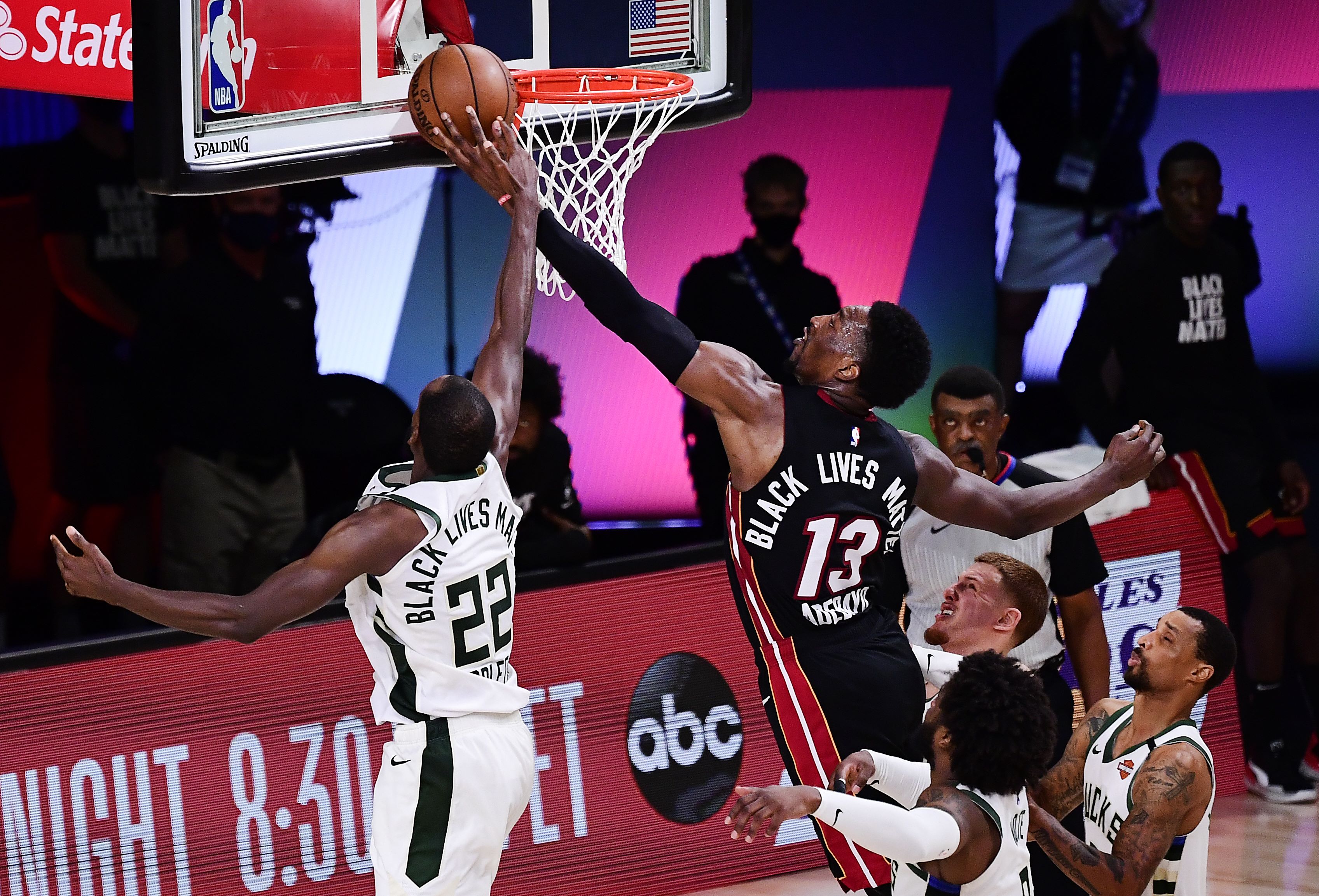 Laga Gim 4 Semifinal Wilayah Timur Playoff NBA antara Milwaukee Bucks dan Miami Heat.