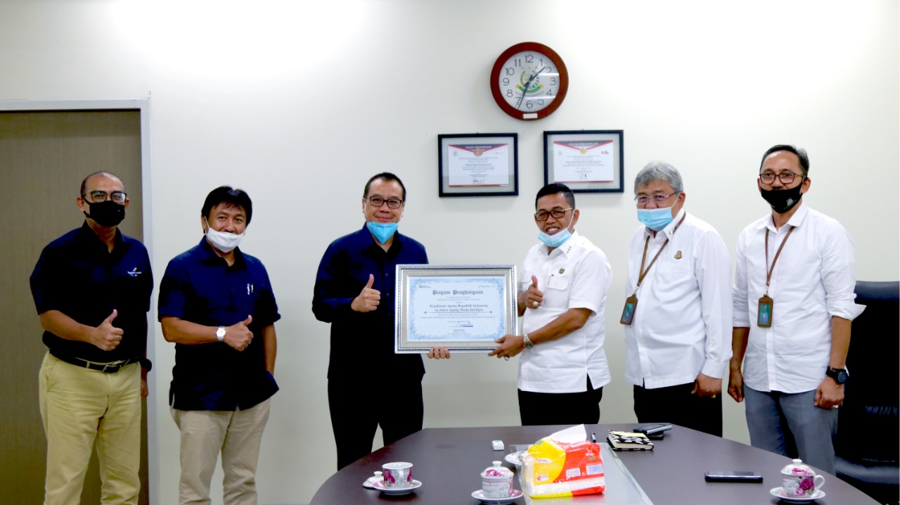 Jamintel Kejagung Sunarta menerima kunjungan Direktur Utama PT Angkasa Pura I (Persero) Faik Fahmi beserta direksi, di Jakarta, Rabu (2/9).