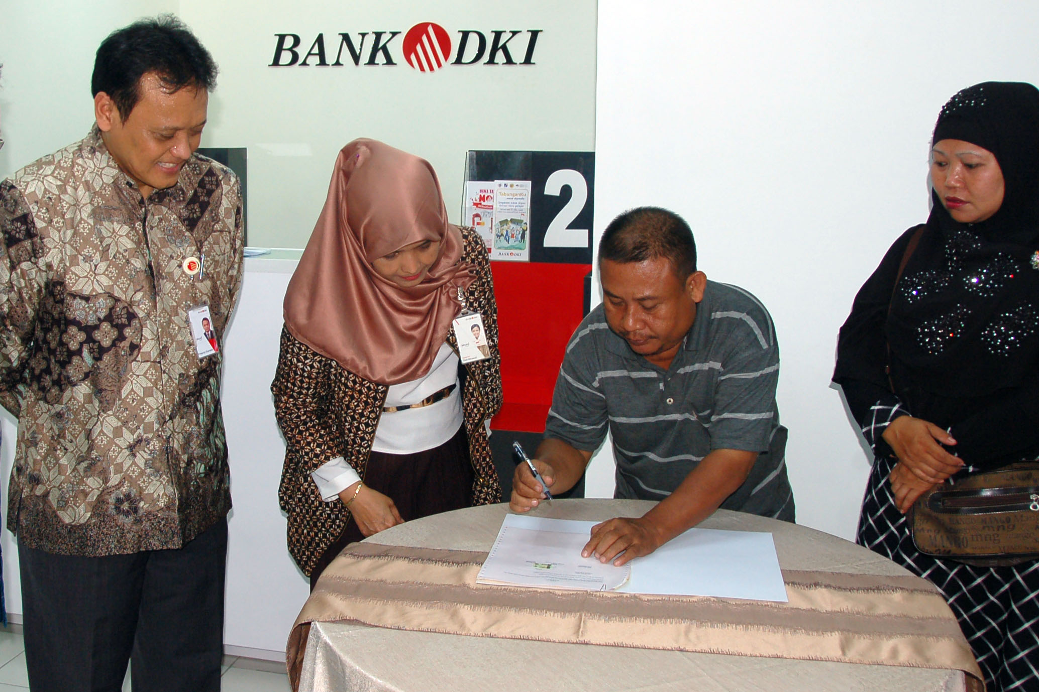 KANTOR LAYANAN BANK DKI: 