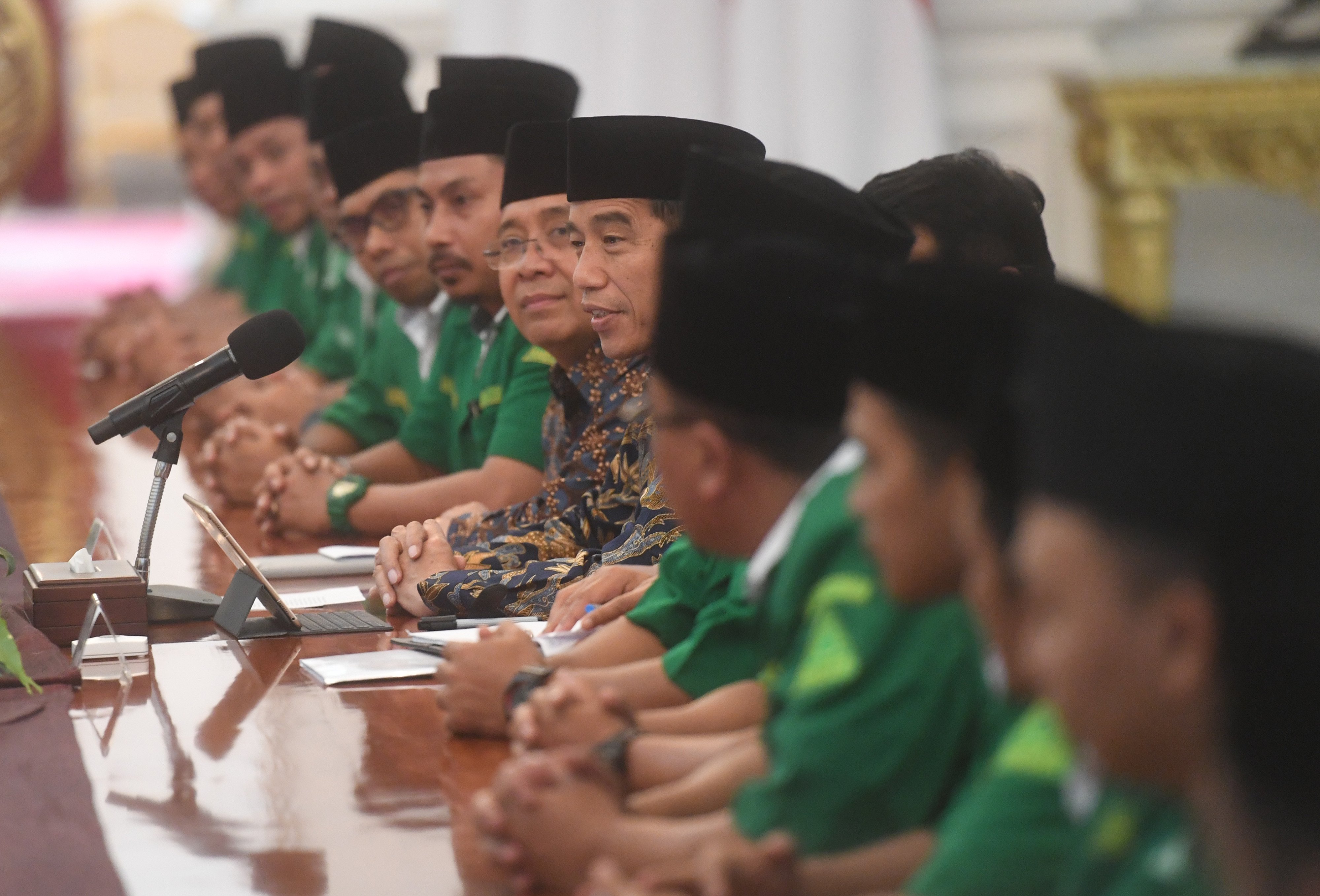Presiden Joko Widodo saat bertemu dengan Pimpinan Pusat GP Ansor, tahun lalu