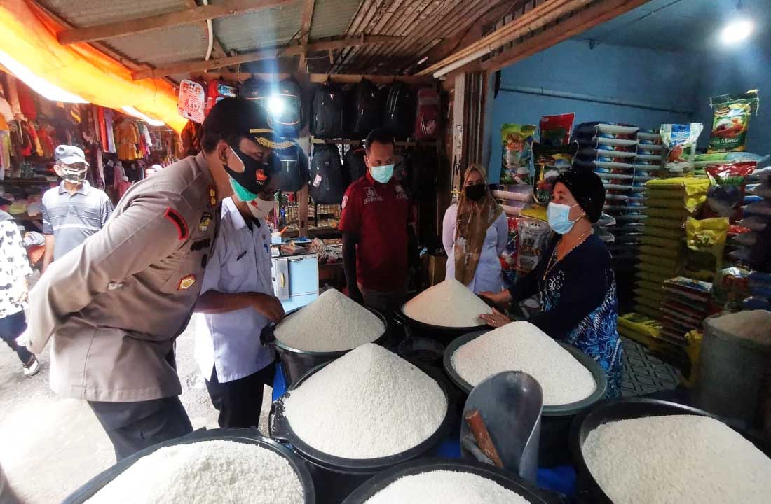 Tim Gabungan Cek Isu Beras Plastik di Pasar Tradisional