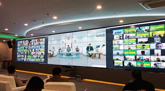 Mentan Syahrul Yasin Limpo dialog dengan penyuluh KostraTani dari seluruh Indonesia melalui AWR Kementan.