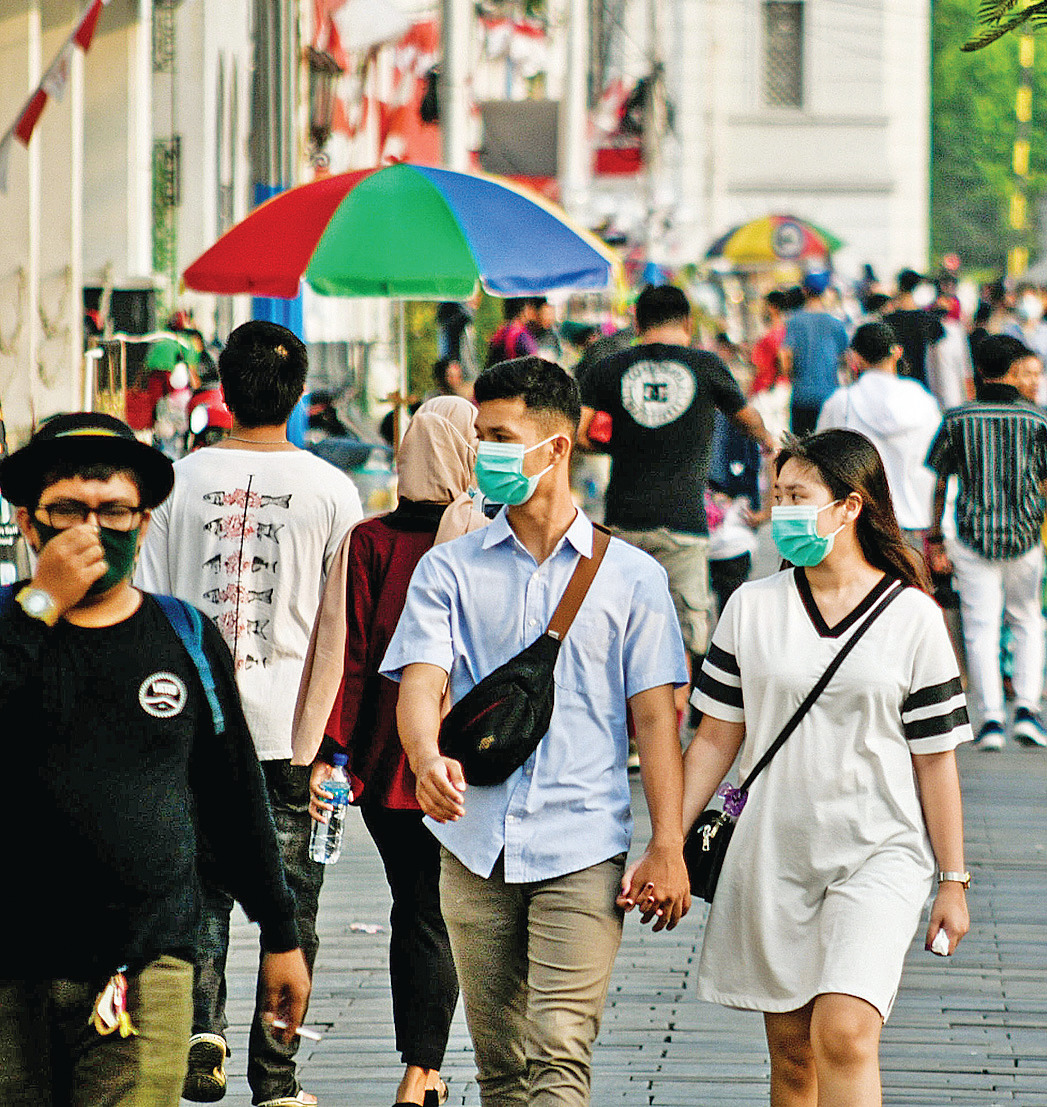 Kerumunan pengunjung di kawasan Kota Tua, Jakarta, kemarin.