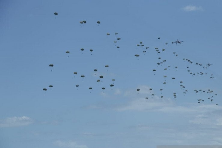 Suasana latihan tempur TNI AU di Air Weapon Range (AWR) Pandanwangi di Desa Pandanwangi, Kecamatan Tempeh, Kabupaten Lumajang