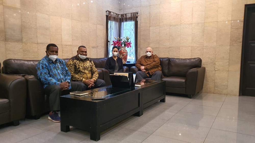  Pertemuan antara Direktur Pusat Kebudayaan dan Ilmu Pengetahuan Rusia (PKR) Vitaly Glinkin dengan Kepala BPSDM Papua didampingi  